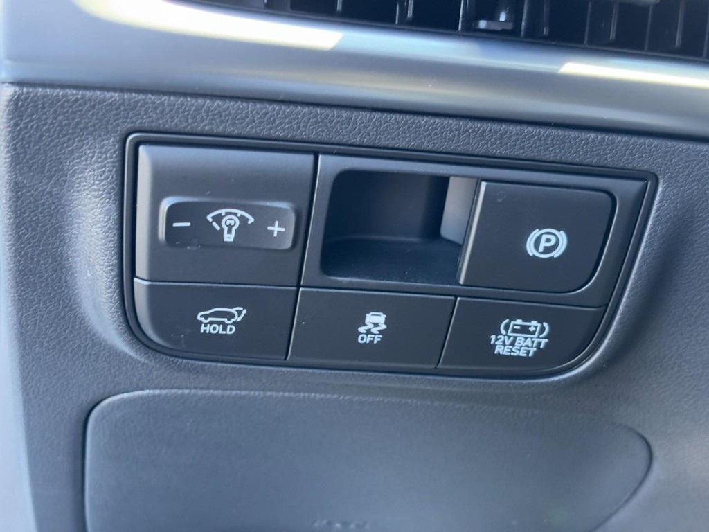 new 2025 Hyundai TUCSON Hybrid car, priced at $35,090