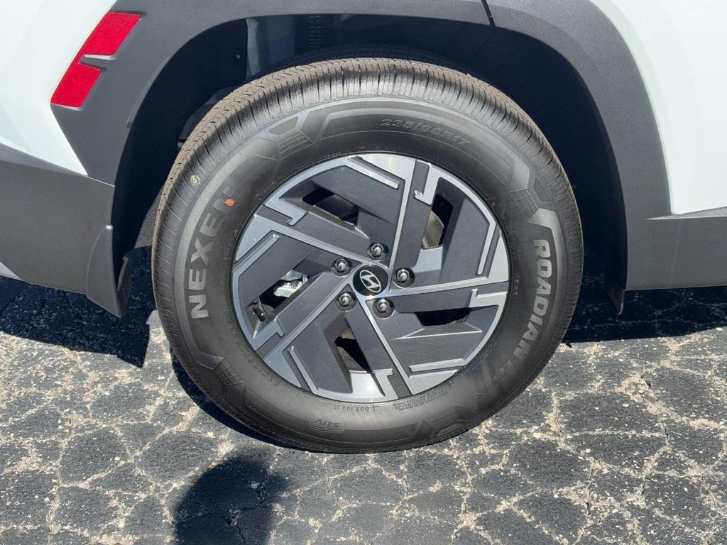 new 2025 Hyundai TUCSON Hybrid car, priced at $35,090