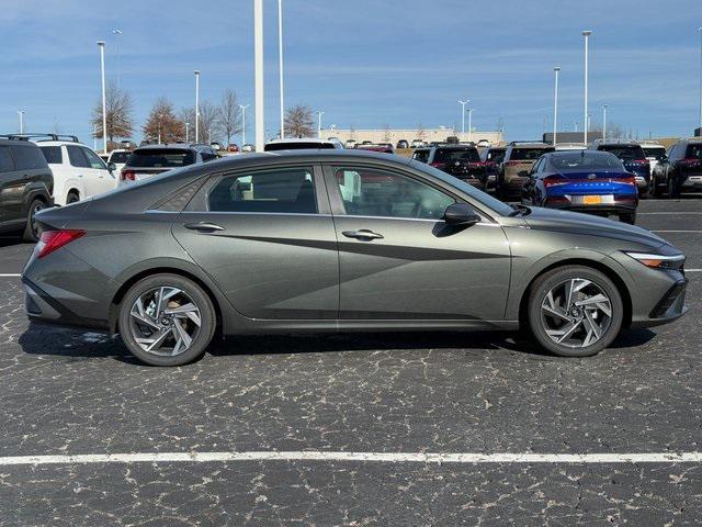 new 2025 Hyundai Elantra car, priced at $24,957