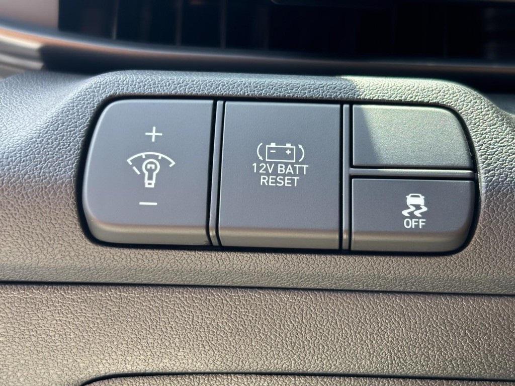 new 2025 Hyundai ELANTRA HEV car, priced at $28,891