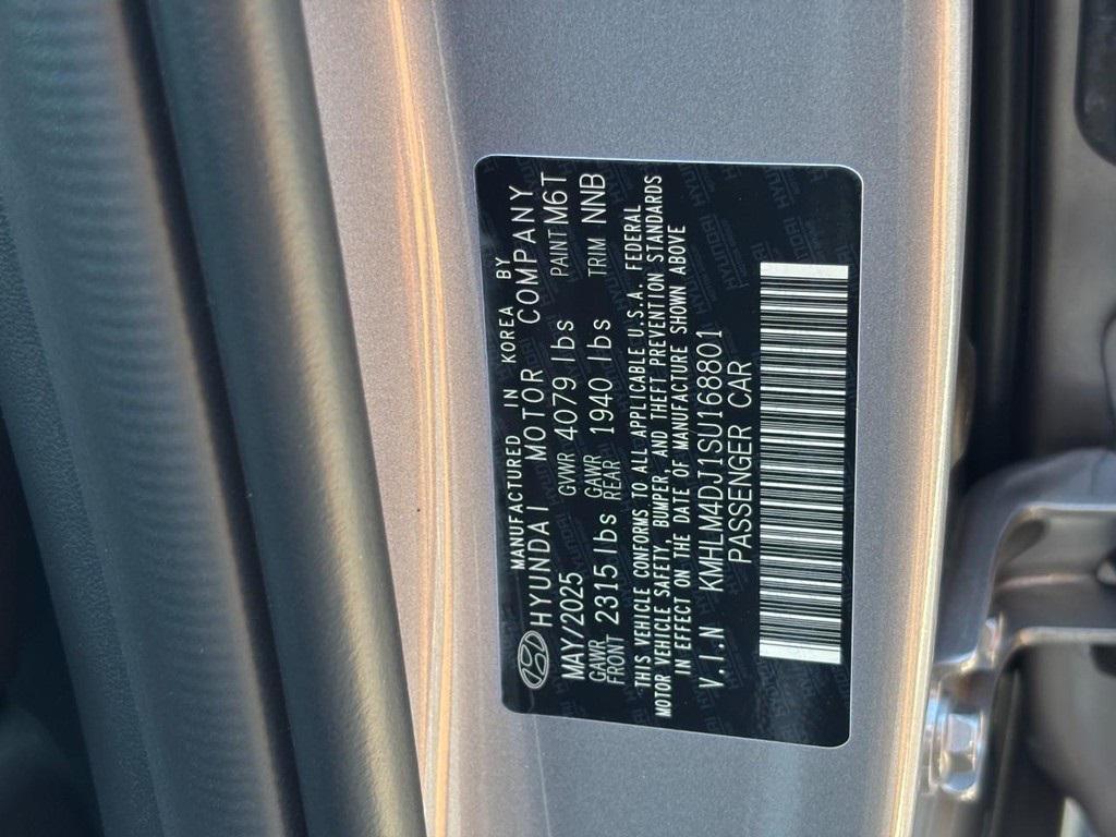 new 2025 Hyundai ELANTRA HEV car, priced at $25,631