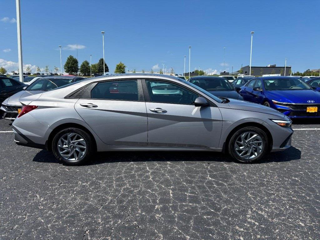 new 2025 Hyundai ELANTRA HEV car, priced at $25,631