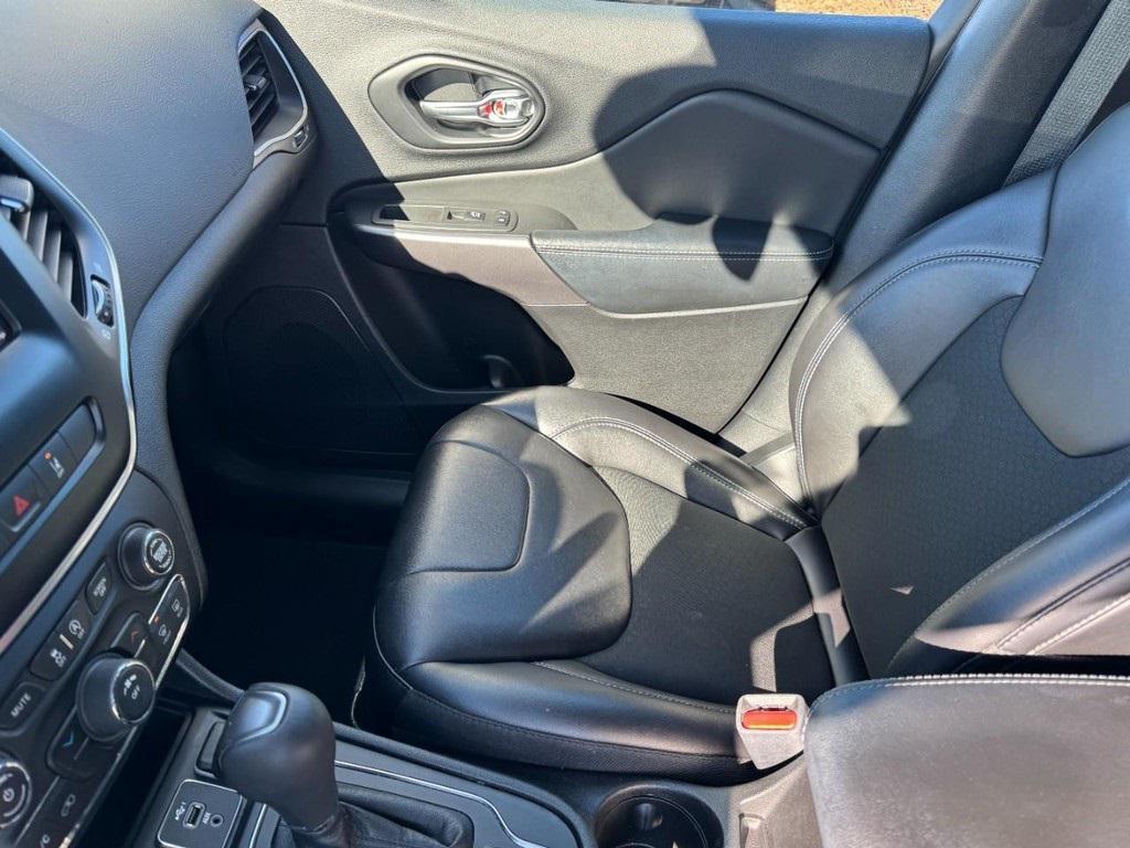 used 2021 Jeep Cherokee car, priced at $17,995