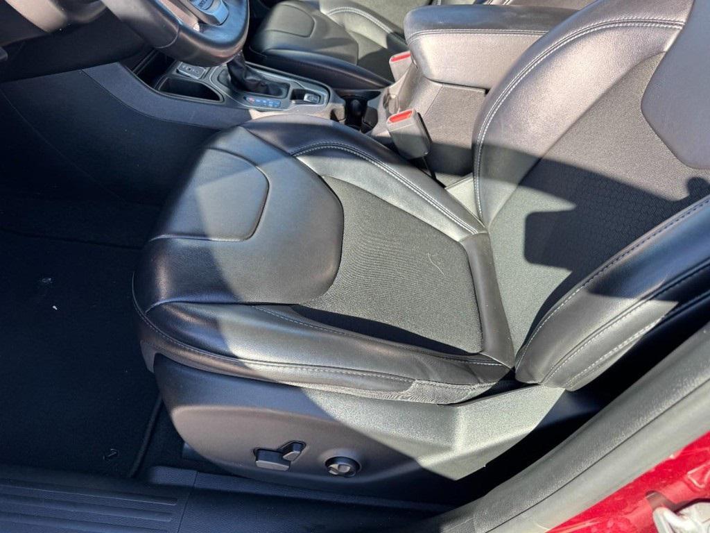 used 2021 Jeep Cherokee car, priced at $17,995