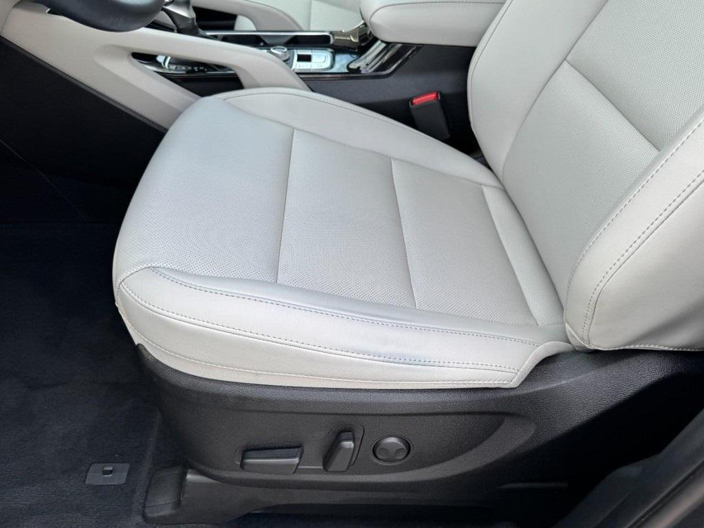 used 2024 Kia Telluride car, priced at $35,277