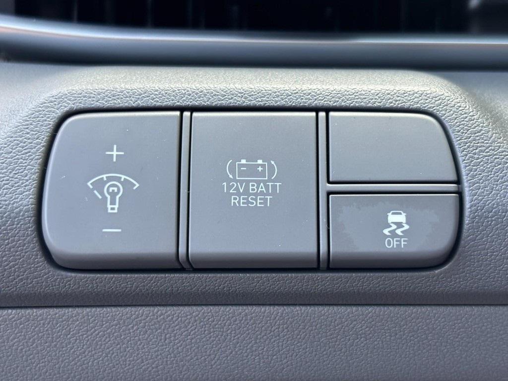 new 2025 Hyundai ELANTRA HEV car, priced at $28,404