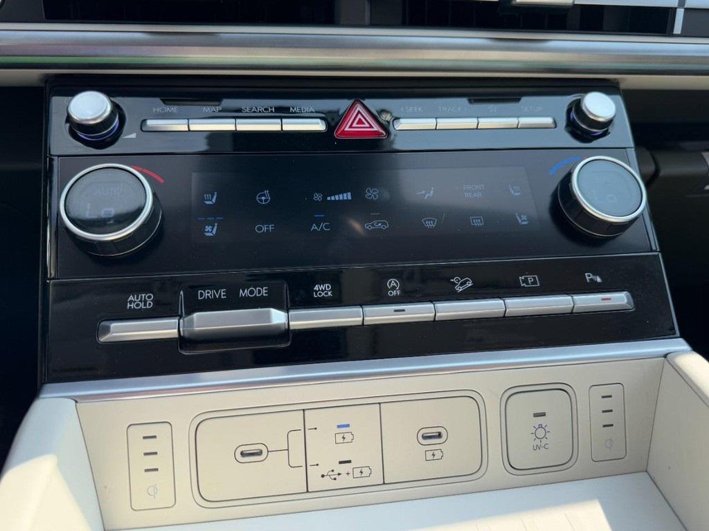 used 2025 Hyundai Santa Fe car, priced at $41,977