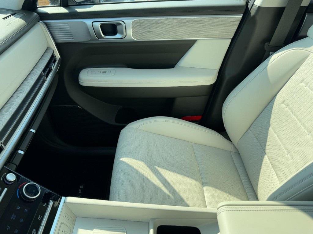 used 2025 Hyundai Santa Fe car, priced at $41,977