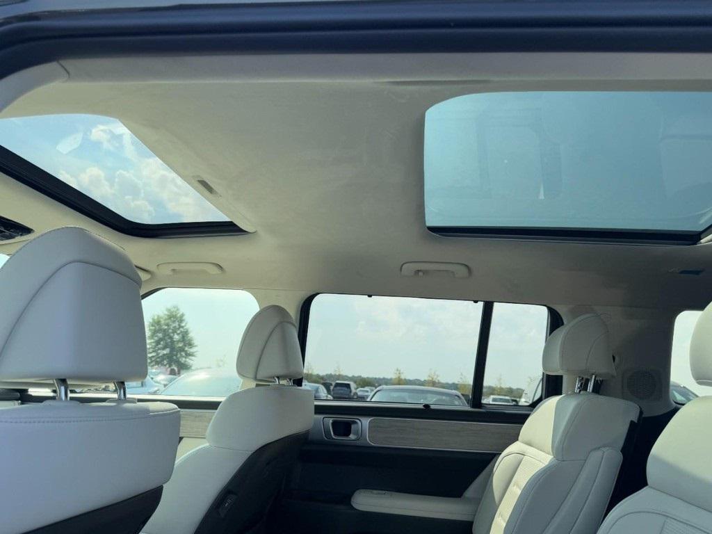 used 2025 Hyundai Santa Fe car, priced at $41,977