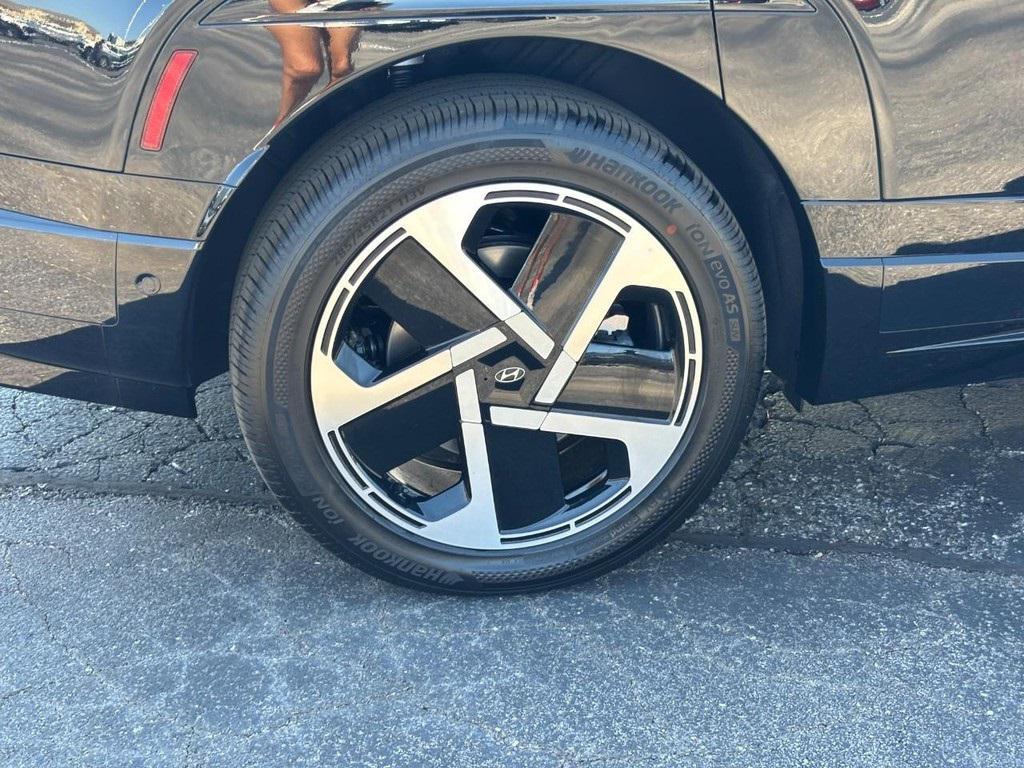 new 2026 Hyundai IONIQ 9 car, priced at $68,328