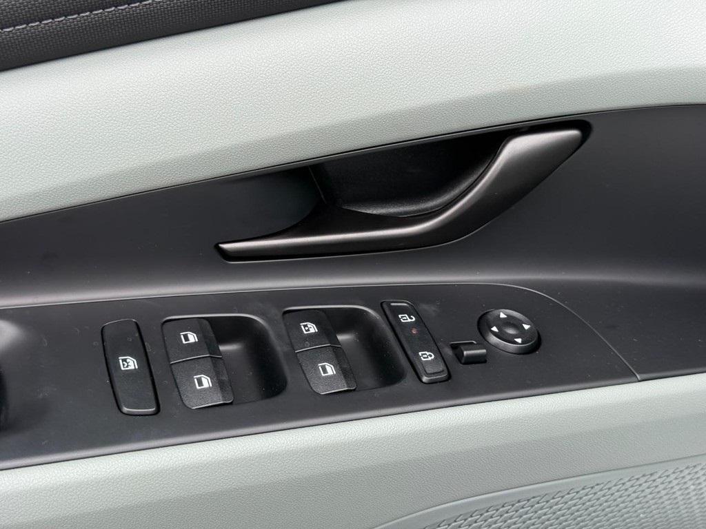 new 2025 Hyundai ELANTRA HEV car, priced at $31,316