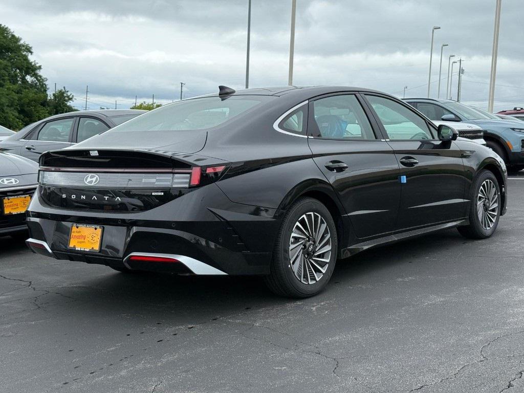 new 2025 Hyundai Sonata Hybrid car, priced at $38,897