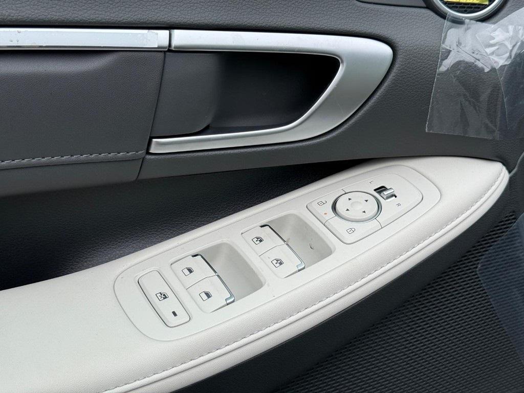 new 2025 Hyundai Sonata Hybrid car, priced at $38,897
