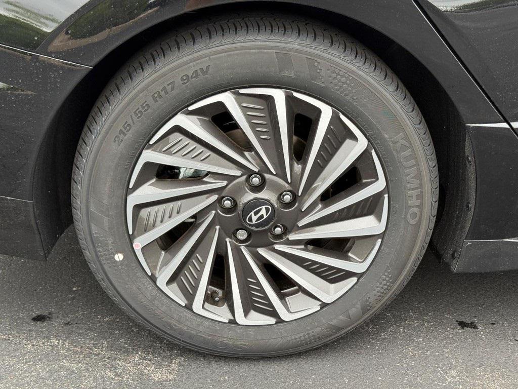 new 2025 Hyundai Sonata Hybrid car, priced at $38,897