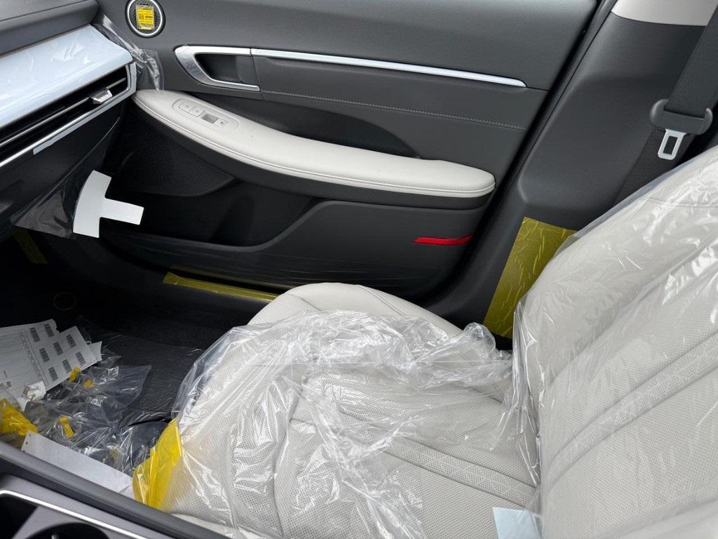 new 2025 Hyundai Sonata Hybrid car, priced at $38,897