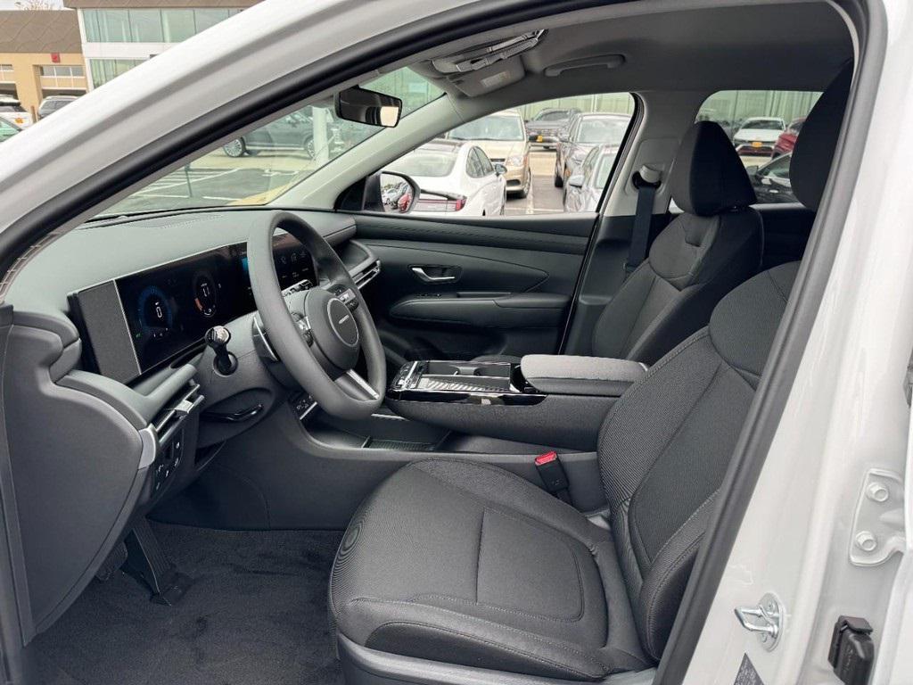 new 2025 Hyundai TUCSON Hybrid car, priced at $35,090
