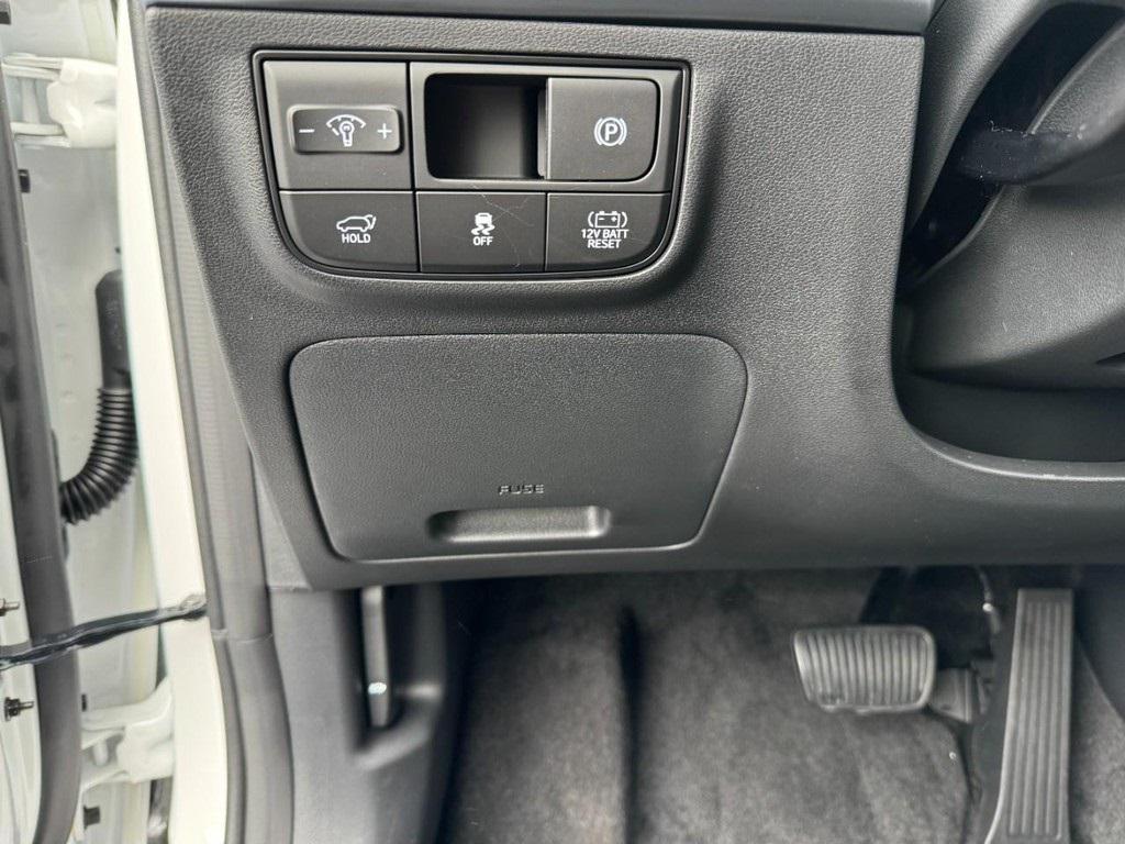 new 2025 Hyundai TUCSON Hybrid car, priced at $35,090