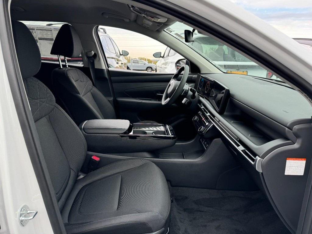 new 2025 Hyundai TUCSON Hybrid car, priced at $35,090