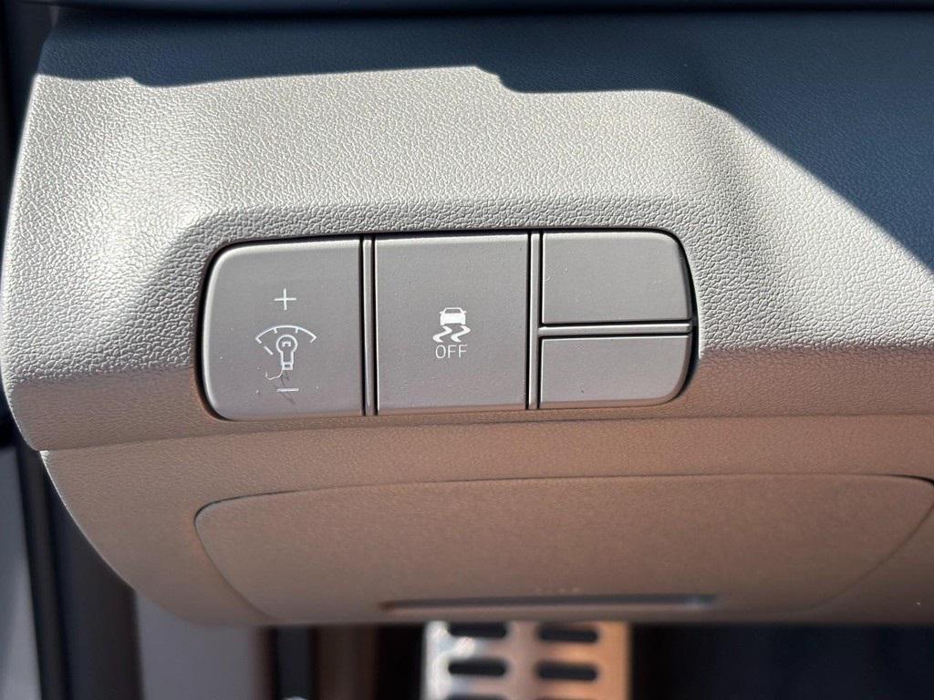 new 2025 Hyundai Elantra car, priced at $23,450