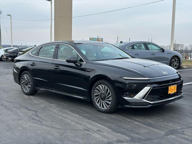 new 2025 Hyundai Sonata Hybrid car, priced at $37,613