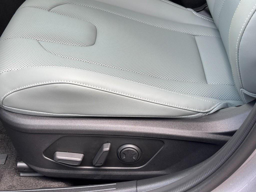 new 2025 Hyundai ELANTRA HEV car, priced at $29,972