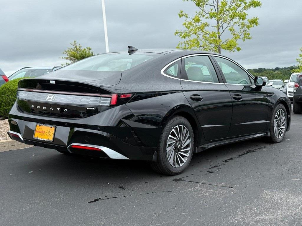 new 2025 Hyundai Sonata Hybrid car, priced at $38,719