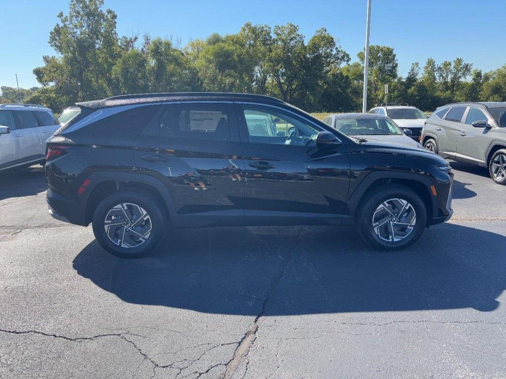 new 2025 Hyundai TUCSON Hybrid car, priced at $34,662