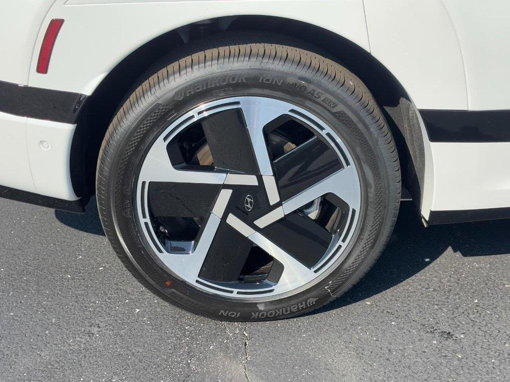 new 2026 Hyundai IONIQ 9 car, priced at $72,565