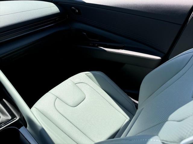 new 2025 Hyundai Elantra car, priced at $31,006