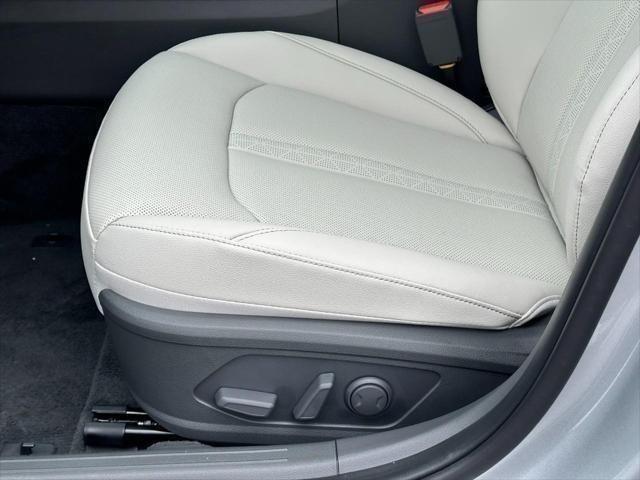 new 2025 Hyundai Sonata Hybrid car, priced at $38,896