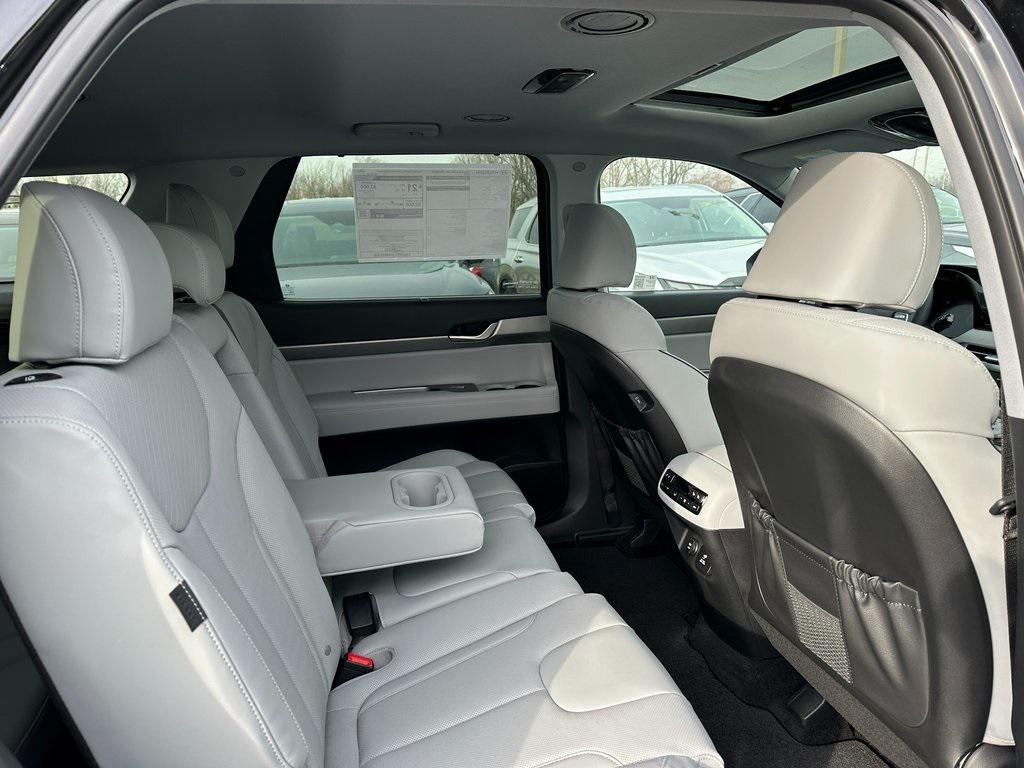 new 2025 Hyundai Palisade car, priced at $44,208