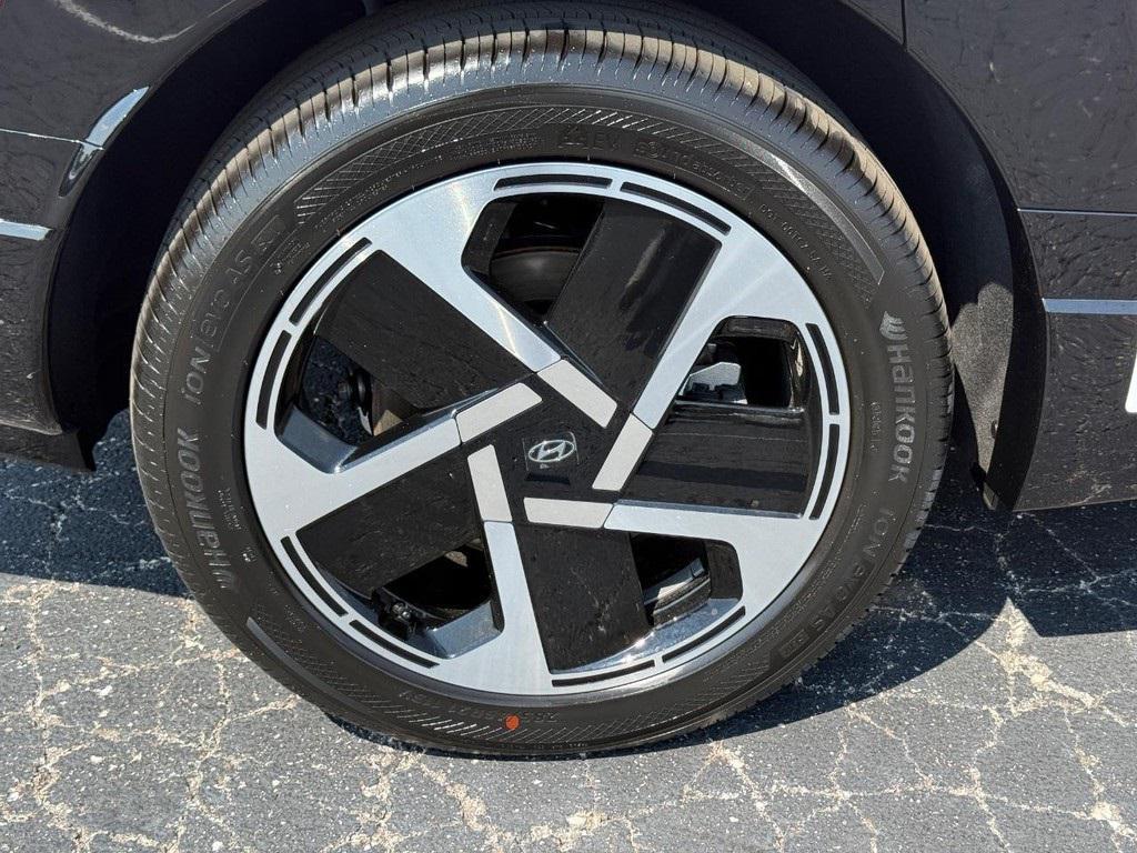 new 2026 Hyundai IONIQ 9 car, priced at $68,989