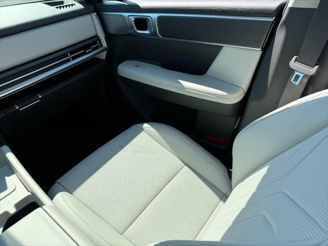 new 2025 Hyundai Santa Fe car, priced at $39,878