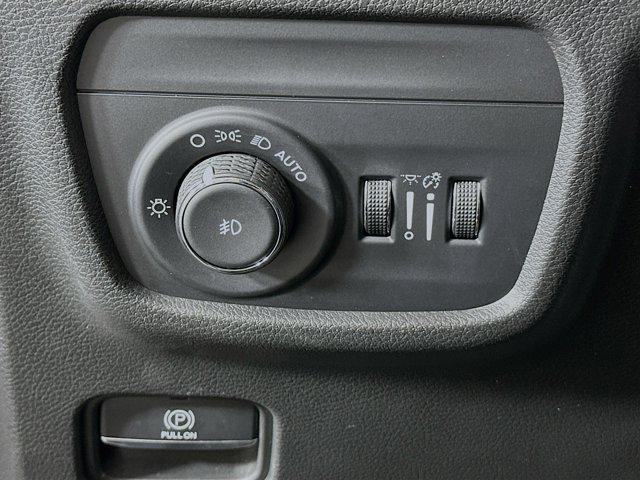 used 2022 Jeep Grand Cherokee car, priced at $27,996