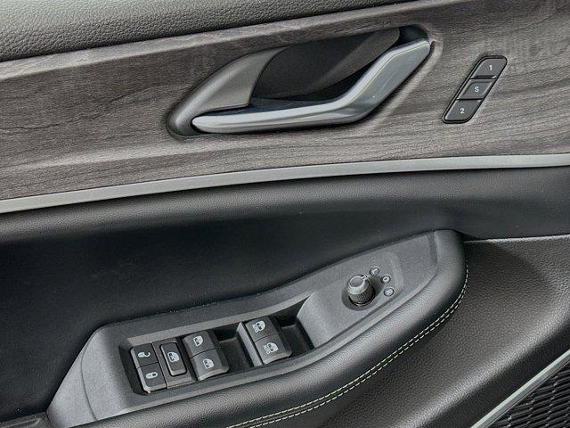 used 2022 Jeep Grand Cherokee car, priced at $27,996