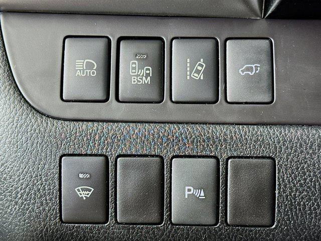 used 2015 Toyota Highlander car, priced at $17,499