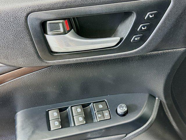 used 2015 Toyota Highlander car, priced at $17,499