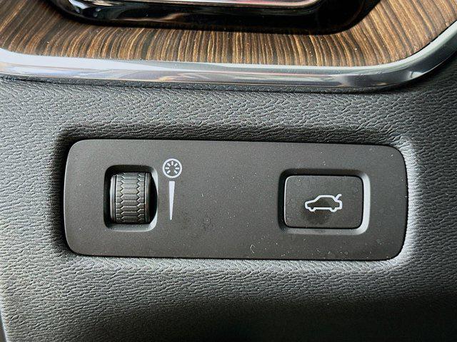 used 2022 Volvo XC60 car, priced at $33,397