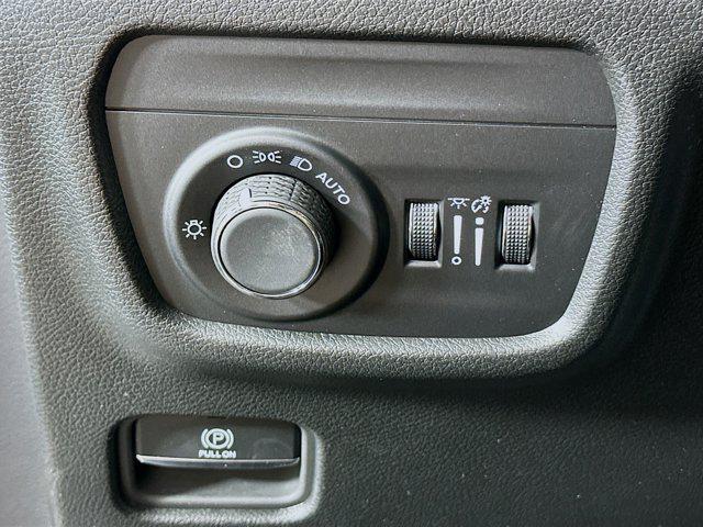 used 2024 Jeep Grand Cherokee car, priced at $29,487