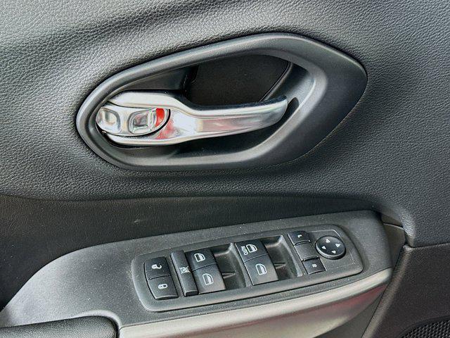 used 2019 Jeep Cherokee car, priced at $15,597