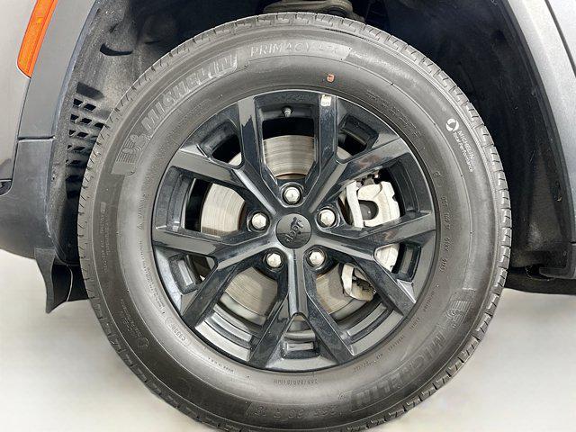 used 2024 Jeep Grand Cherokee L car, priced at $27,997
