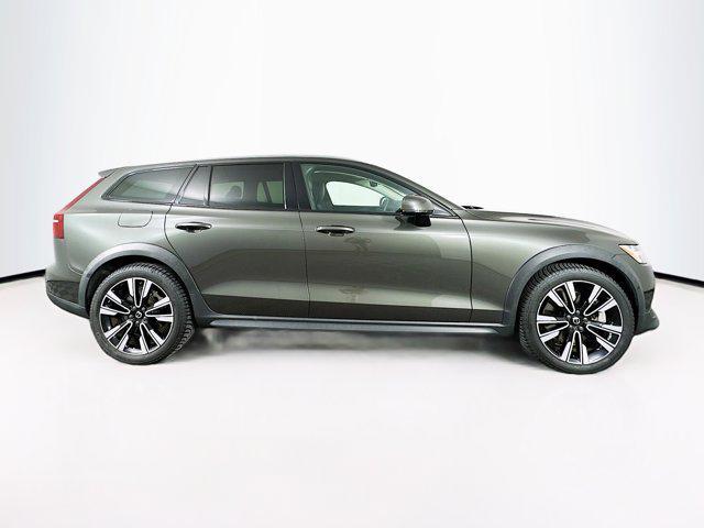 used 2020 Volvo V60 Cross Country car, priced at $28,997