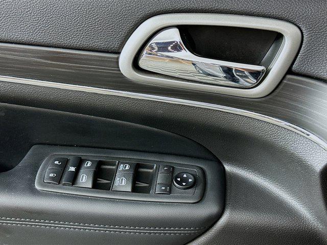 used 2021 Jeep Grand Cherokee car, priced at $25,987