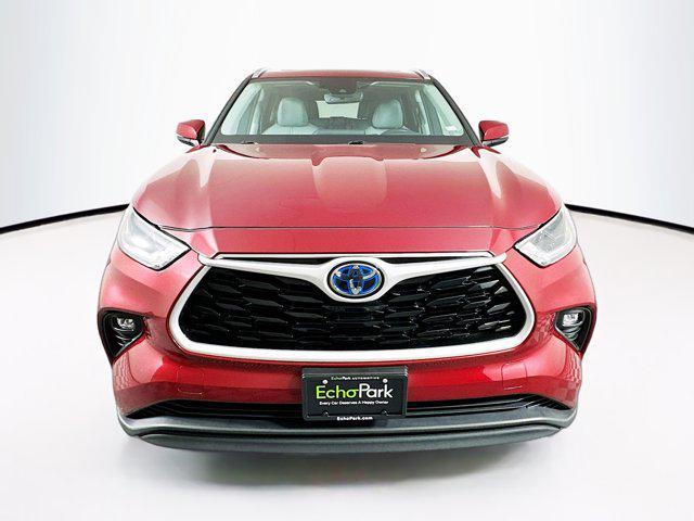 used 2021 Toyota Highlander Hybrid car, priced at $30,999