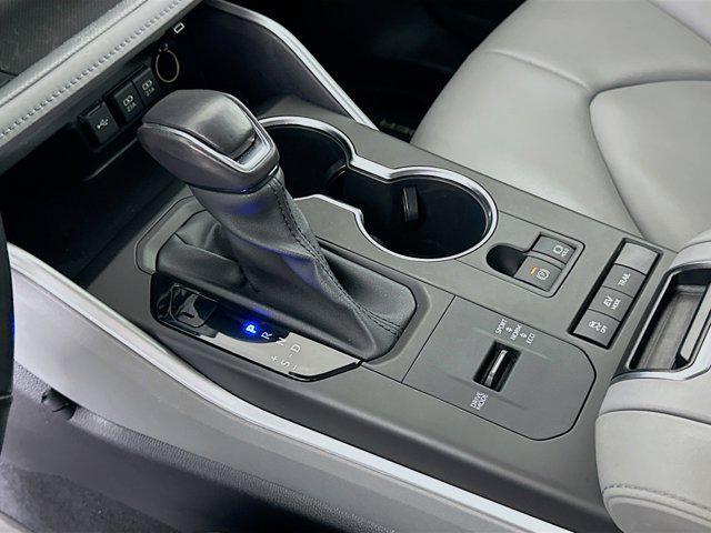 used 2021 Toyota Highlander Hybrid car, priced at $30,999