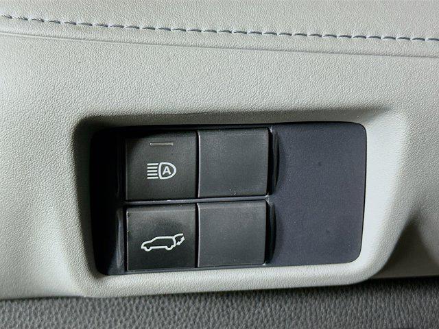 used 2021 Toyota Highlander Hybrid car, priced at $30,999