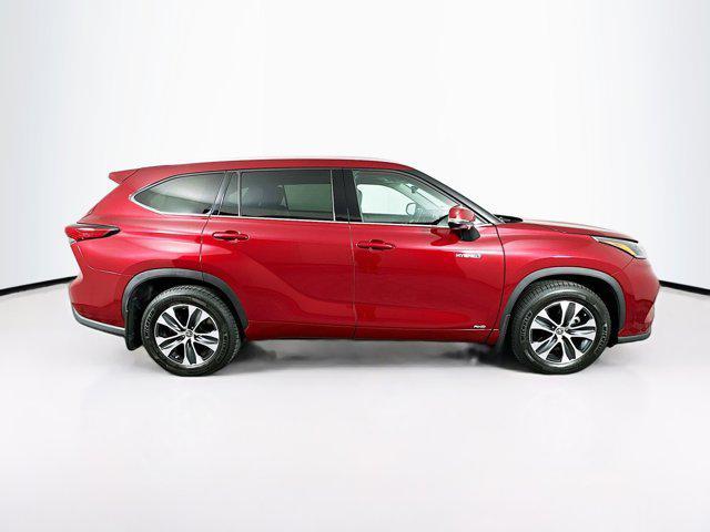 used 2021 Toyota Highlander Hybrid car, priced at $30,999