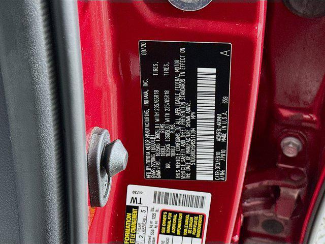 used 2021 Toyota Highlander Hybrid car, priced at $30,999
