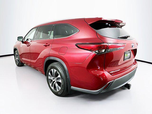 used 2021 Toyota Highlander Hybrid car, priced at $30,999