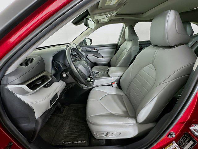 used 2021 Toyota Highlander Hybrid car, priced at $30,999